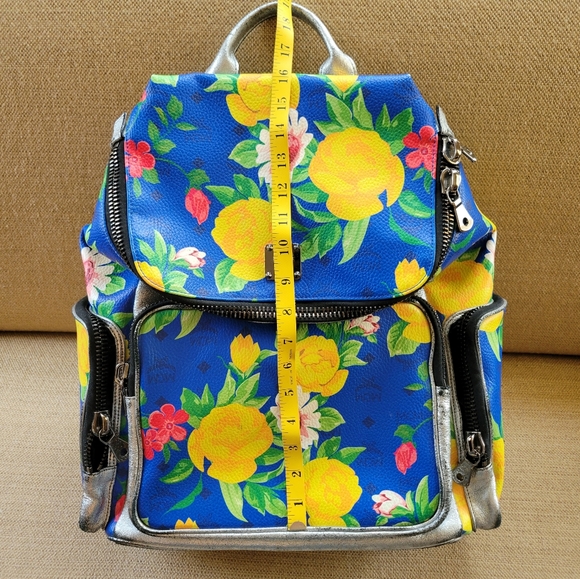SOLD MCM Paradiso Floral Studded Medium Backpack - Picture 3 of 14